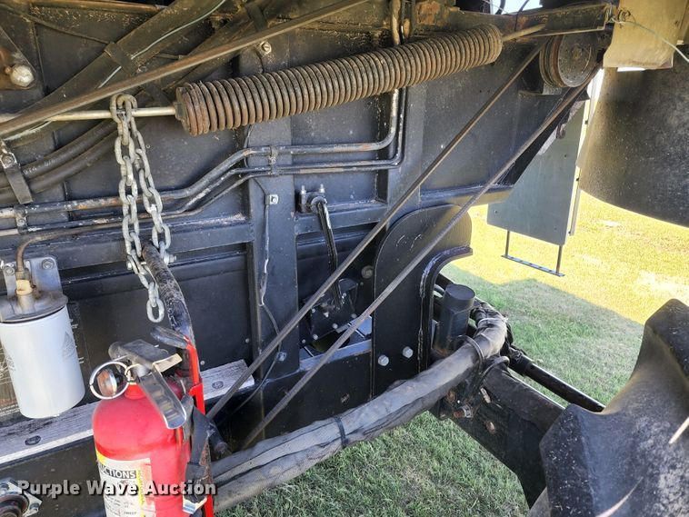 image for item KC9476 1992 Gleaner R72  RWA combine