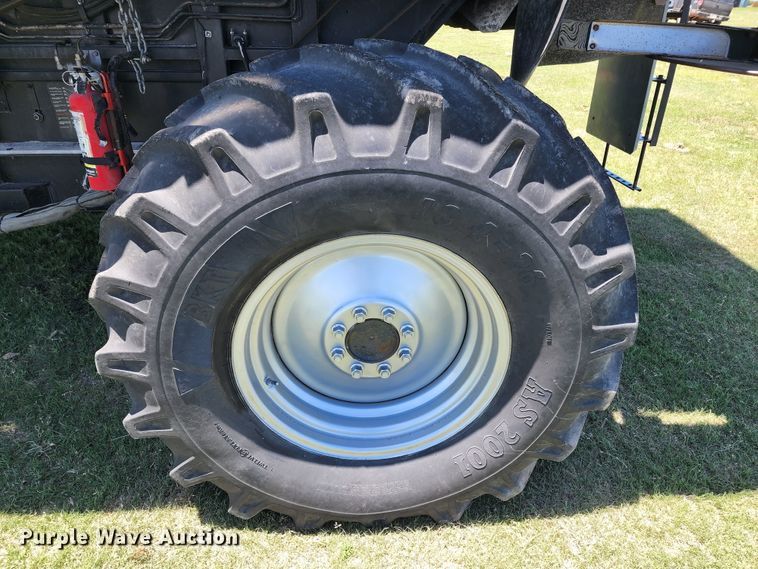 image for item KC9476 1992 Gleaner R72  RWA combine