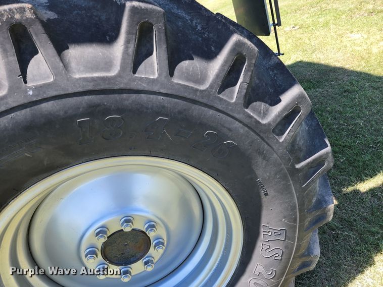 image for item KC9476 1992 Gleaner R72  RWA combine