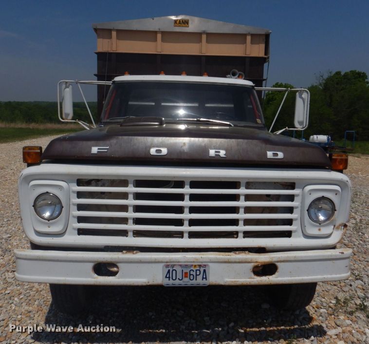 image for item KD9044 1974 Ford F750  grain truck