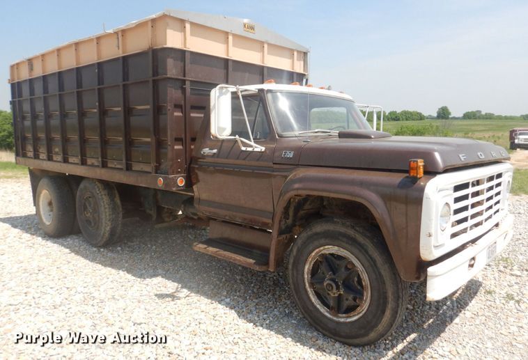 image for item KD9044 1974 Ford F750  grain truck