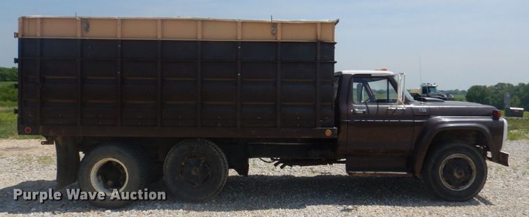 image for item KD9044 1974 Ford F750  grain truck