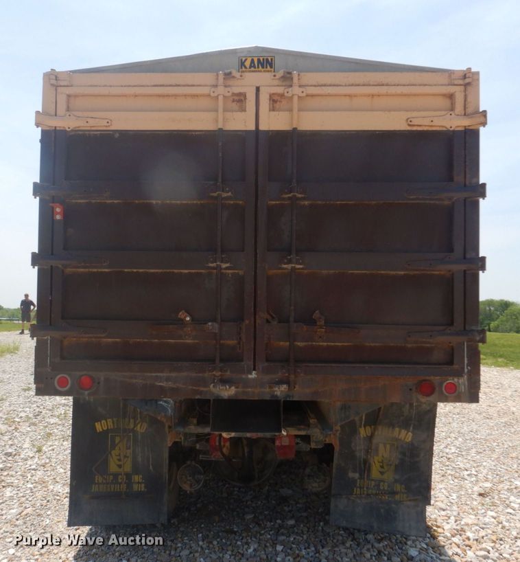 image for item KD9044 1974 Ford F750  grain truck