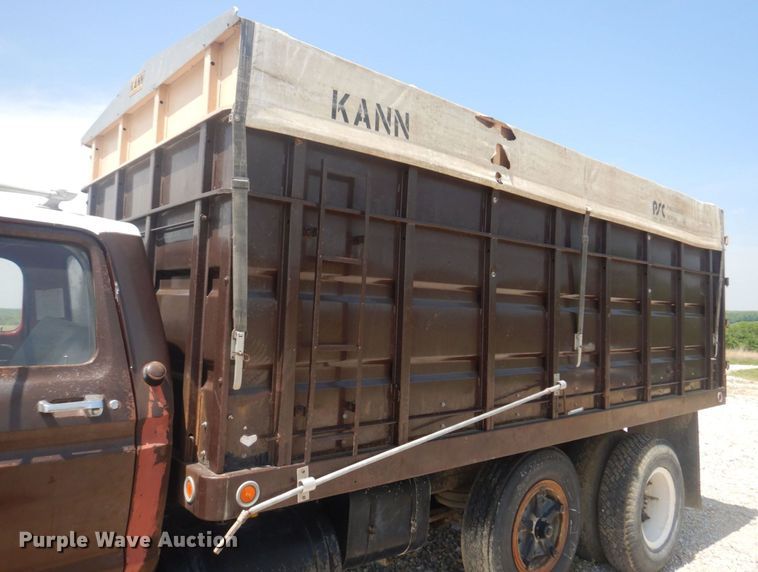 image for item KD9044 1974 Ford F750  grain truck