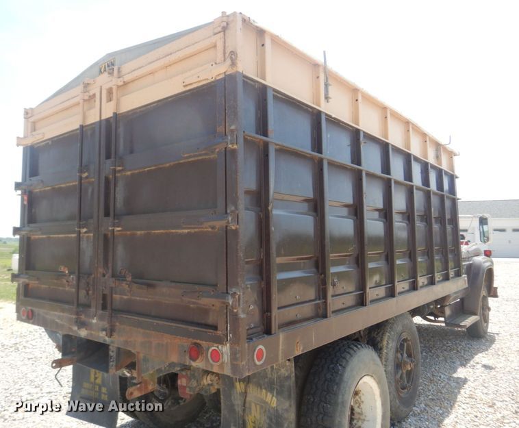 image for item KD9044 1974 Ford F750  grain truck