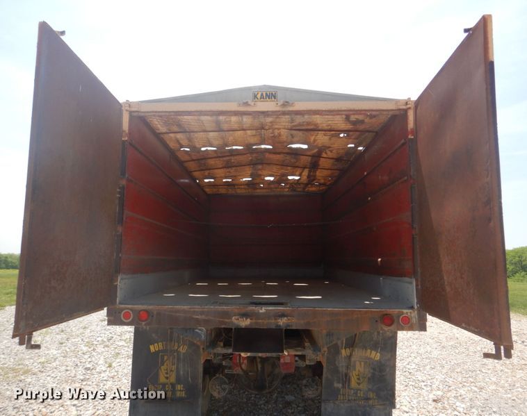 image for item KD9044 1974 Ford F750  grain truck