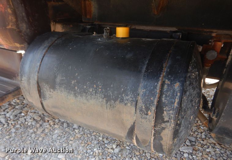 image for item KD9044 1974 Ford F750  grain truck