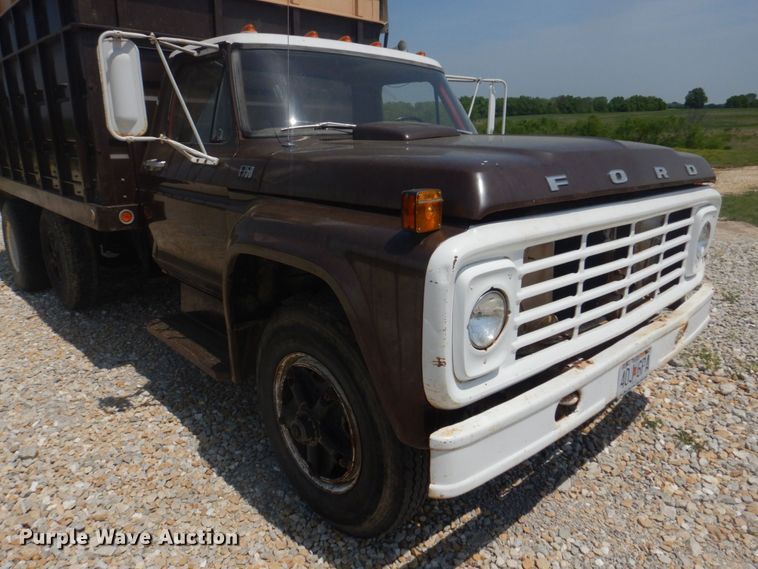 image for item KD9044 1974 Ford F750  grain truck
