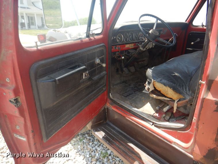 image for item KD9044 1974 Ford F750  grain truck