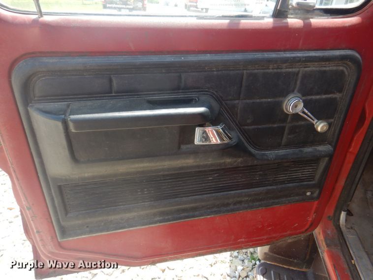 image for item KD9044 1974 Ford F750  grain truck