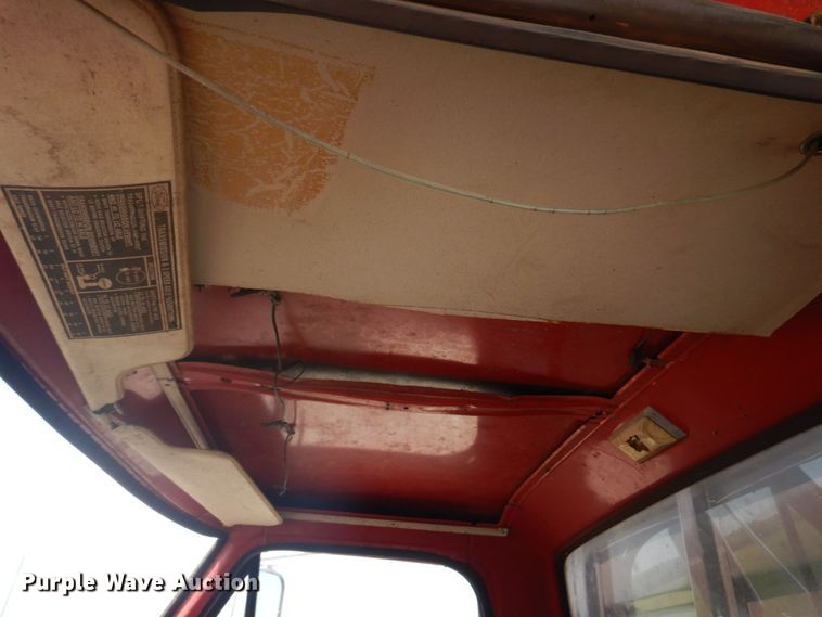 image for item KD9044 1974 Ford F750  grain truck