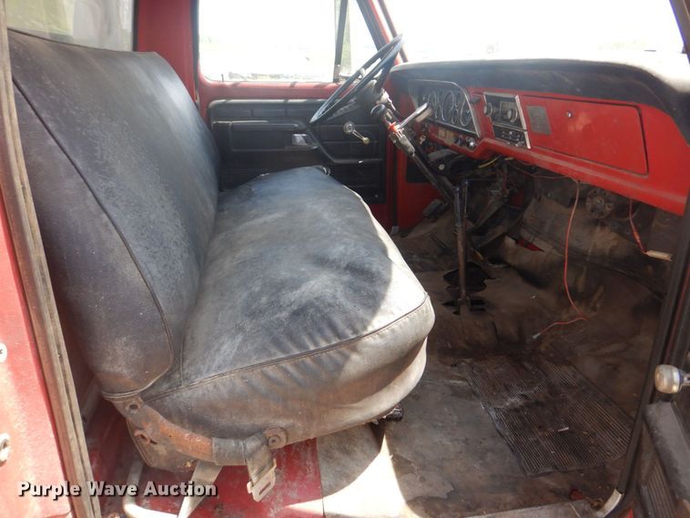 image for item KD9044 1974 Ford F750  grain truck