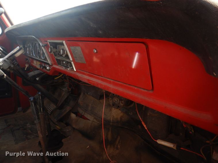 image for item KD9044 1974 Ford F750  grain truck