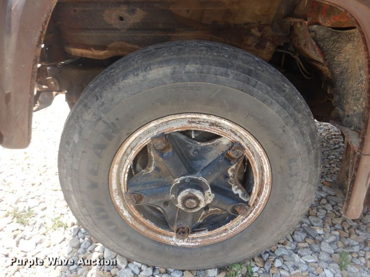 image for item KD9044 1974 Ford F750  grain truck