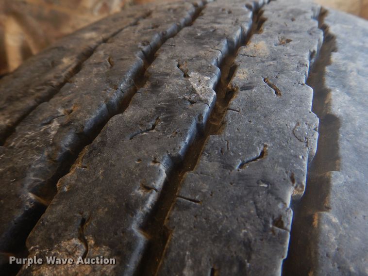 image for item KD9044 1974 Ford F750  grain truck