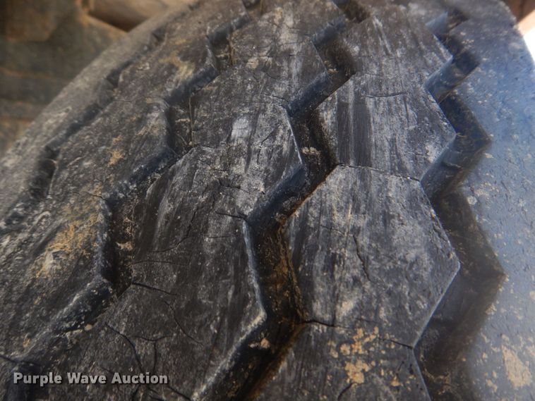 image for item KD9044 1974 Ford F750  grain truck