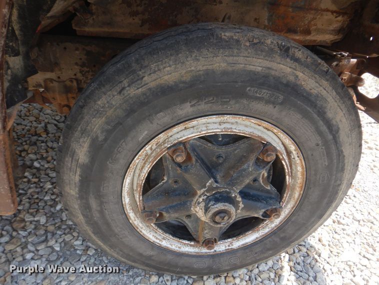 image for item KD9044 1974 Ford F750  grain truck