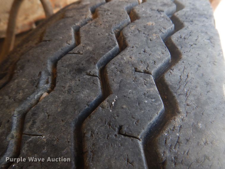 image for item KD9044 1974 Ford F750  grain truck