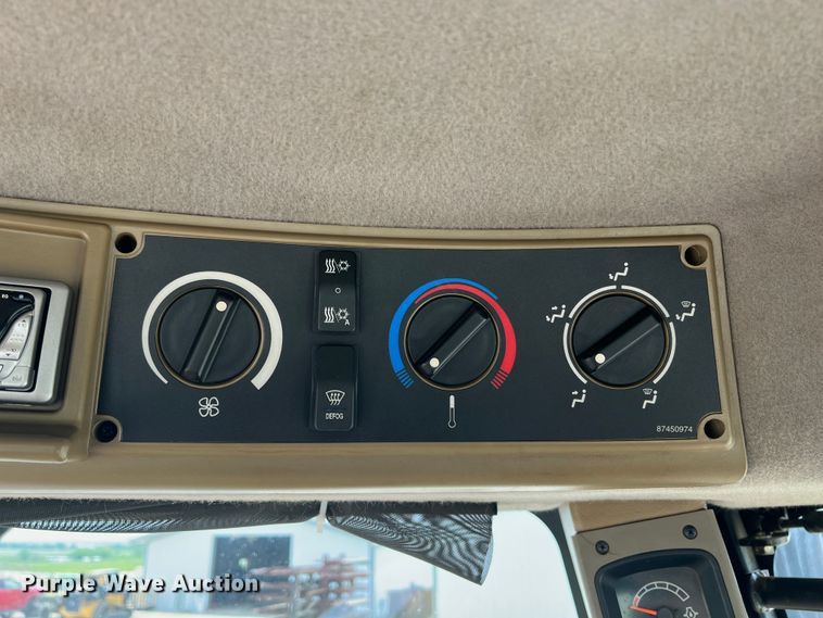 image for item KN9520 2006 Case IH STX480 QuadTrac  4WD tractor