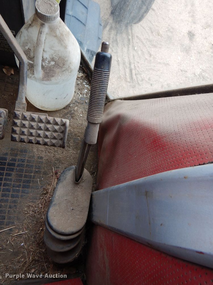 image for item LP9290 1981 White 2-85  tractor