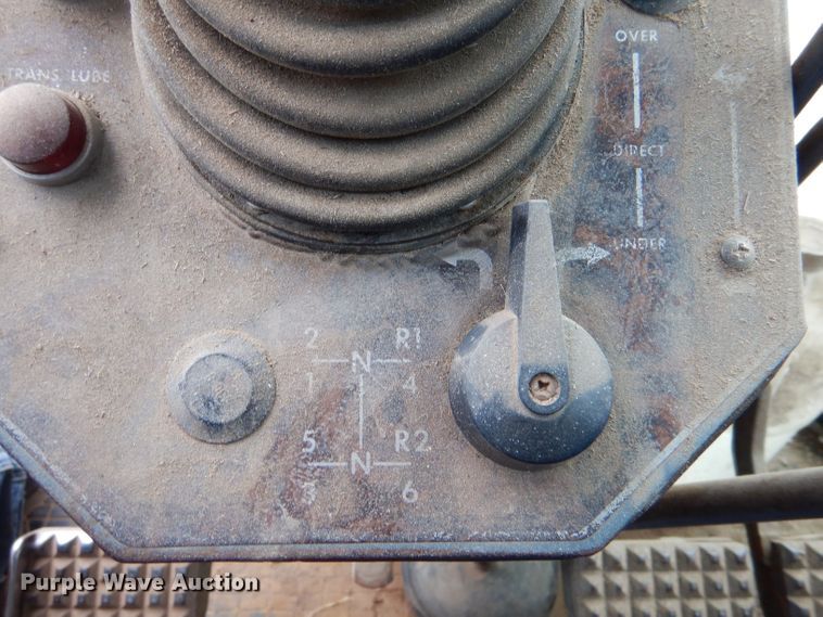 image for item LP9290 1981 White 2-85  tractor