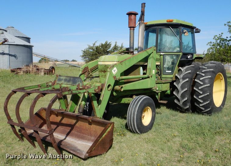 image for item LS9182 1974 John Deere 4430  tractor