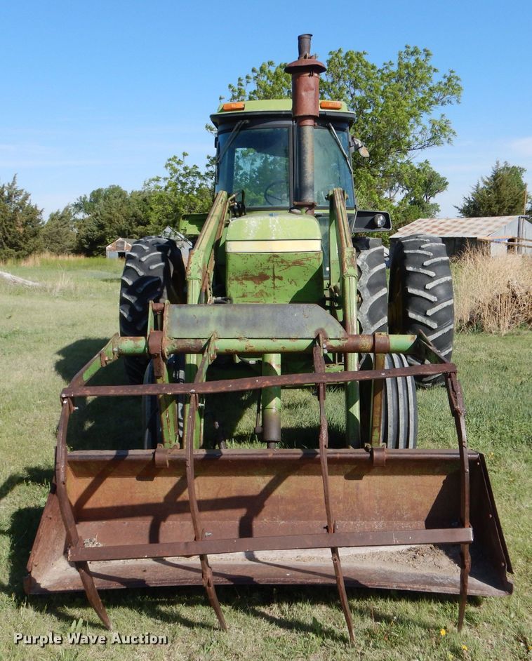 image for item LS9182 1974 John Deere 4430  tractor