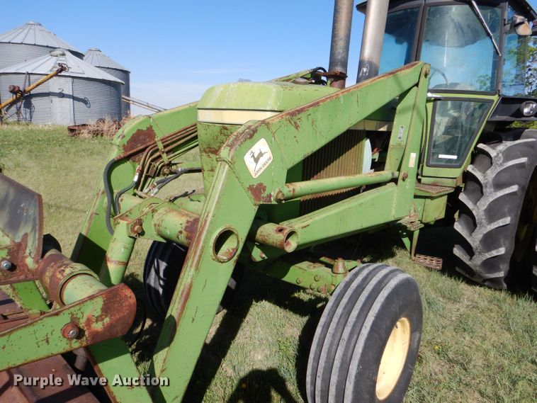 image for item LS9182 1974 John Deere 4430  tractor