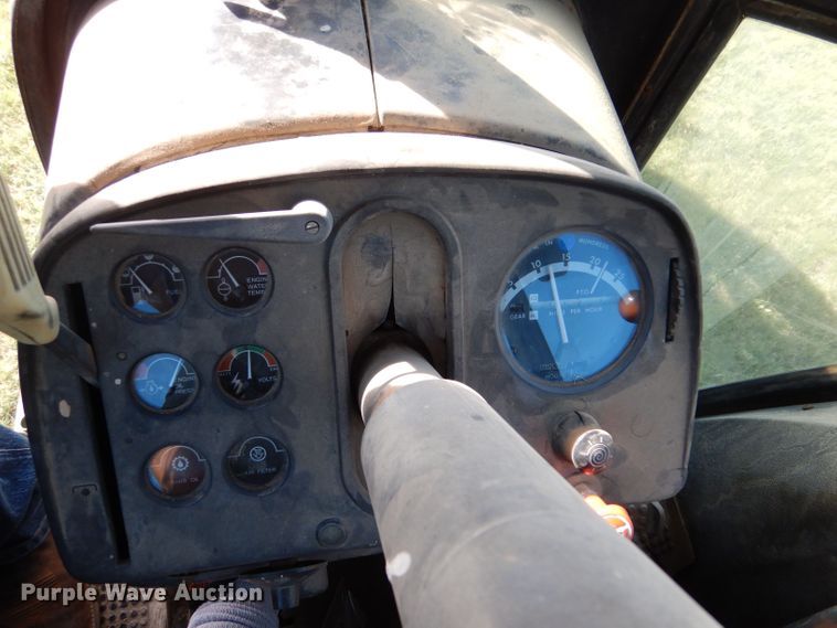 image for item LS9182 1974 John Deere 4430  tractor