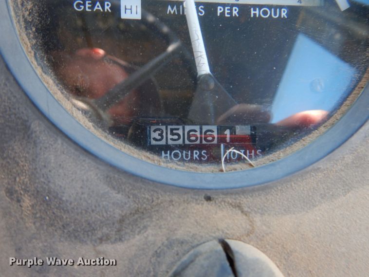 image for item LS9182 1974 John Deere 4430  tractor