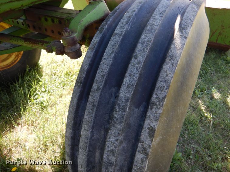 image for item LS9182 1974 John Deere 4430  tractor