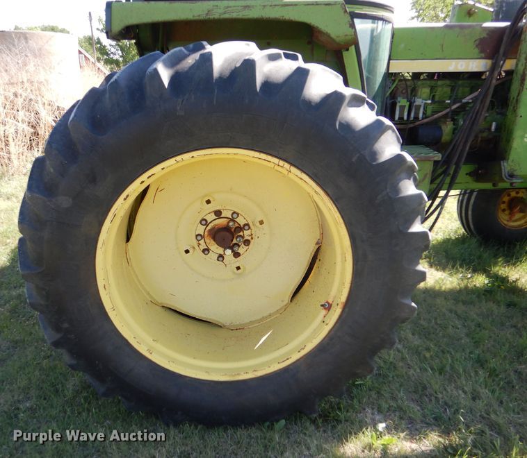 image for item LS9182 1974 John Deere 4430  tractor