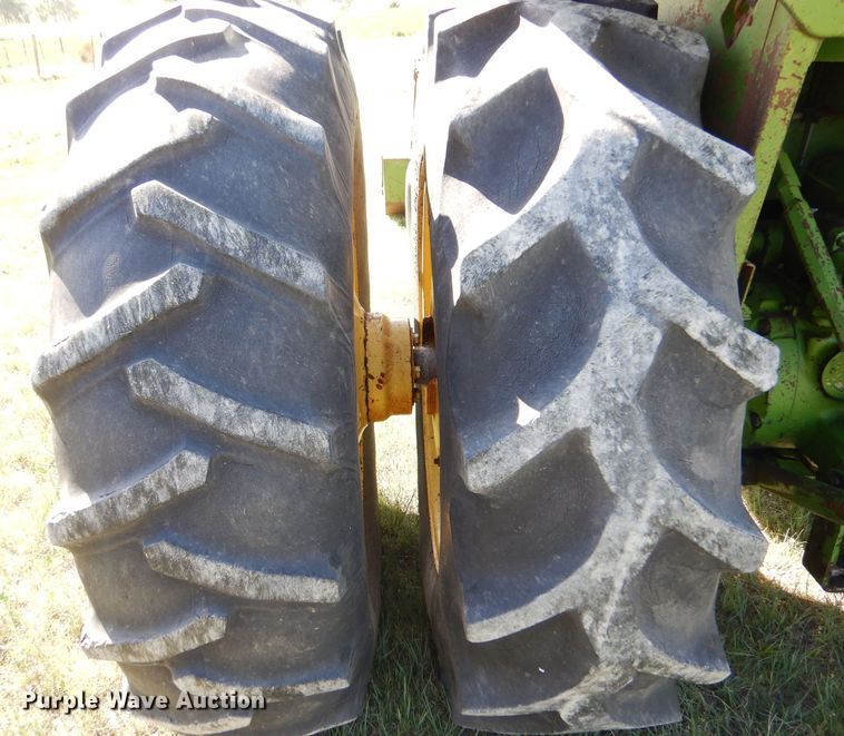 image for item LS9182 1974 John Deere 4430  tractor