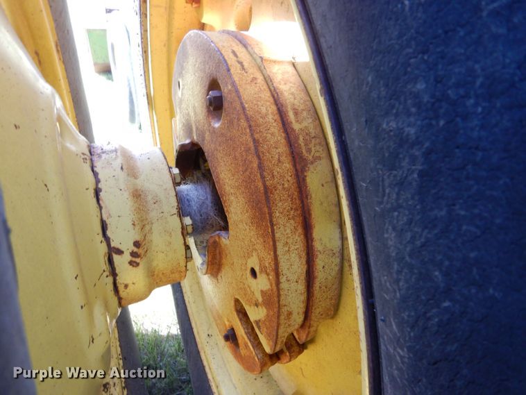 image for item LS9182 1974 John Deere 4430  tractor