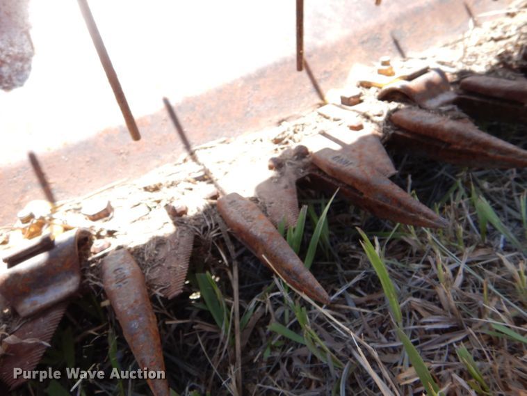 image for item LS9184 2009 New Holland 16HS  double sickle head