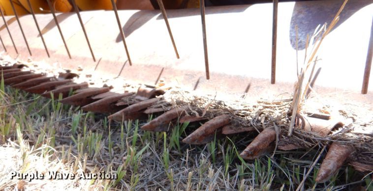 image for item LS9184 2009 New Holland 16HS  double sickle head