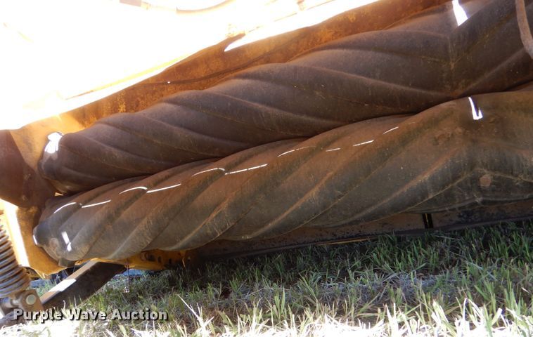 image for item LS9184 2009 New Holland 16HS  double sickle head