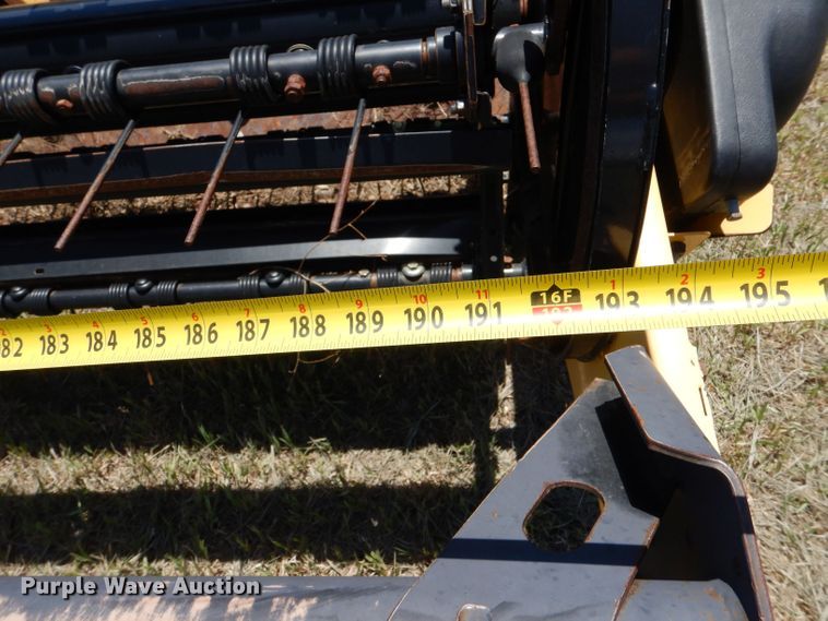 image for item LS9184 2009 New Holland 16HS  double sickle head