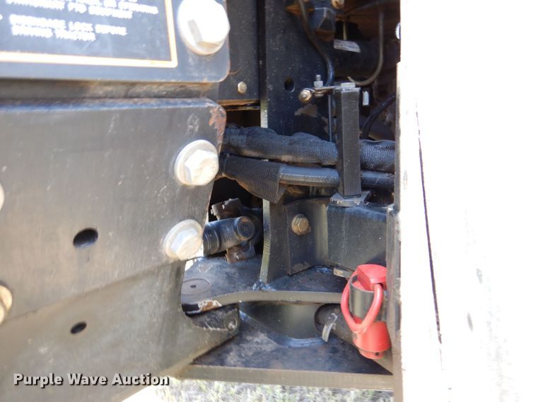 image for item LS9185 2002 New Holland TV140  4WD bi-directional tractor