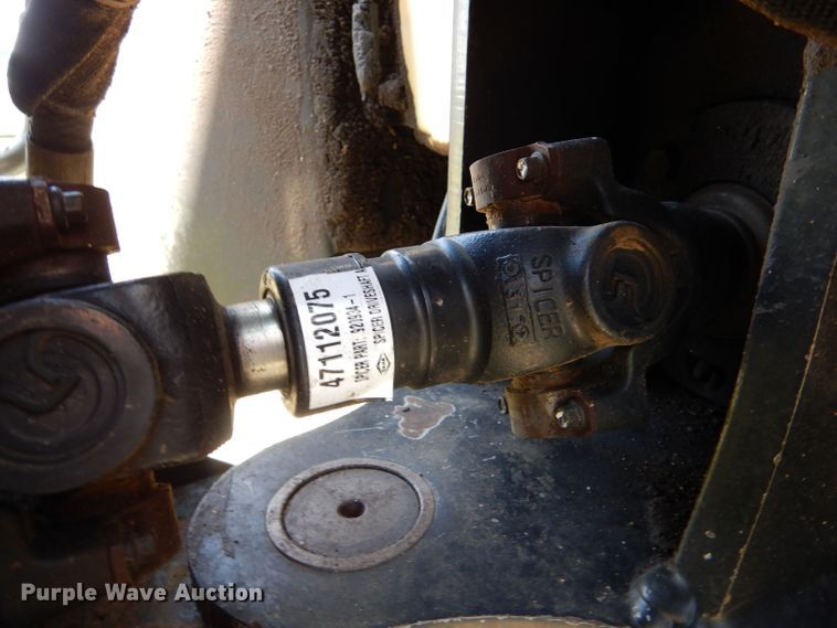 image for item LS9185 2002 New Holland TV140  4WD bi-directional tractor