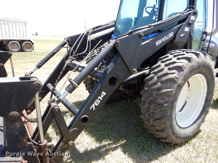 image for item LS9185 2002 New Holland TV140  4WD bi-directional tractor