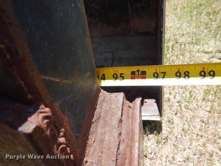 image for item LS9185 2002 New Holland TV140  4WD bi-directional tractor