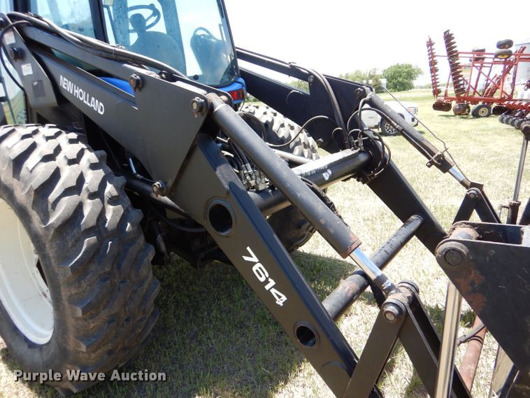 image for item LS9185 2002 New Holland TV140  4WD bi-directional tractor