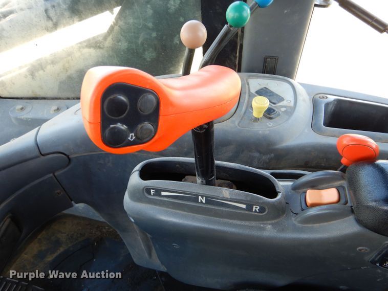 image for item LS9185 2002 New Holland TV140  4WD bi-directional tractor