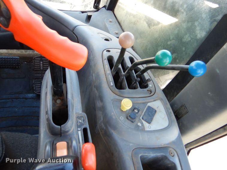 image for item LS9185 2002 New Holland TV140  4WD bi-directional tractor