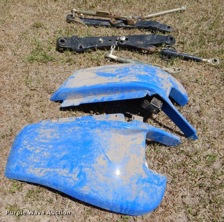 image for item LS9185 2002 New Holland TV140  4WD bi-directional tractor