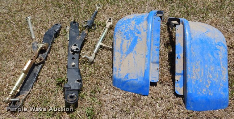 image for item LS9185 2002 New Holland TV140  4WD bi-directional tractor