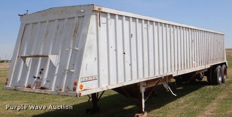 image for item LS9188 1991 Dakota E4200IIGL  grain trailer