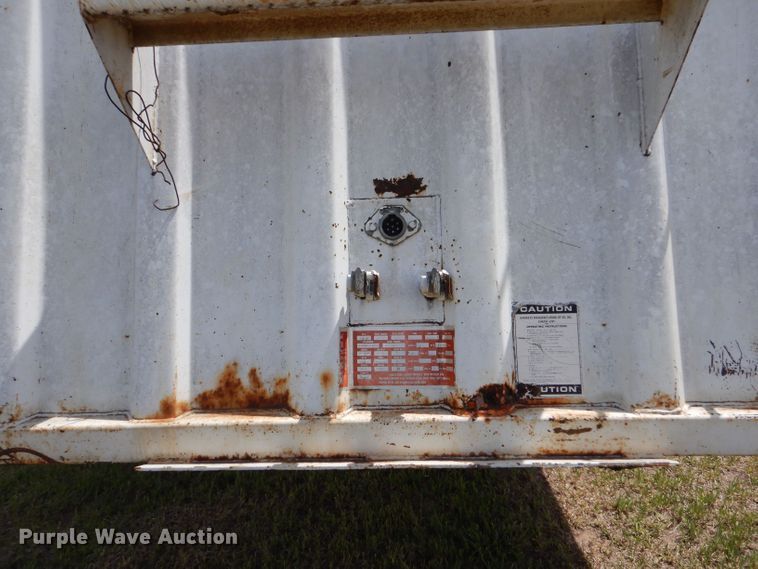 image for item LS9188 1991 Dakota E4200IIGL  grain trailer