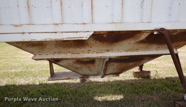 image for item LS9188 1991 Dakota E4200IIGL  grain trailer